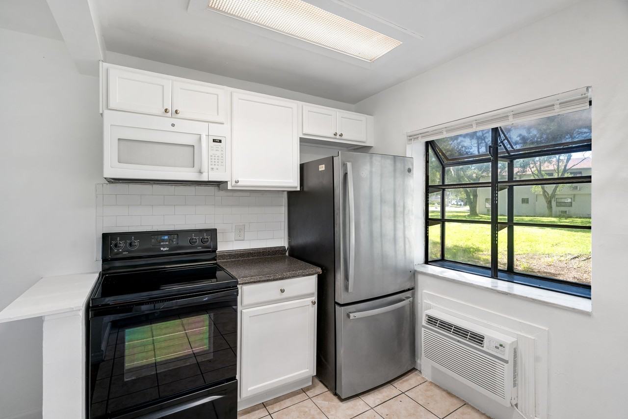 2122 Bradford Street - 502Apt 502 #502 - Photo 3 of 10