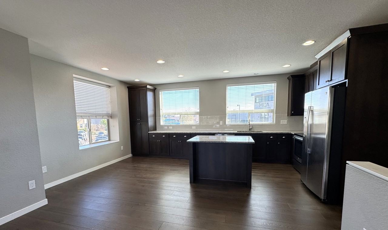 4920 Valentia Ct #1 - Photo 7 of 33