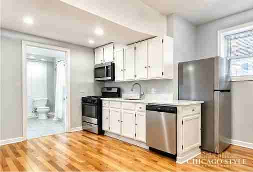 959 North Wolcott Avenue, Unit R1 - Photo 2 of 8