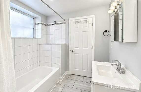 959 North Wolcott Avenue, Unit R1 - Photo 4 of 8