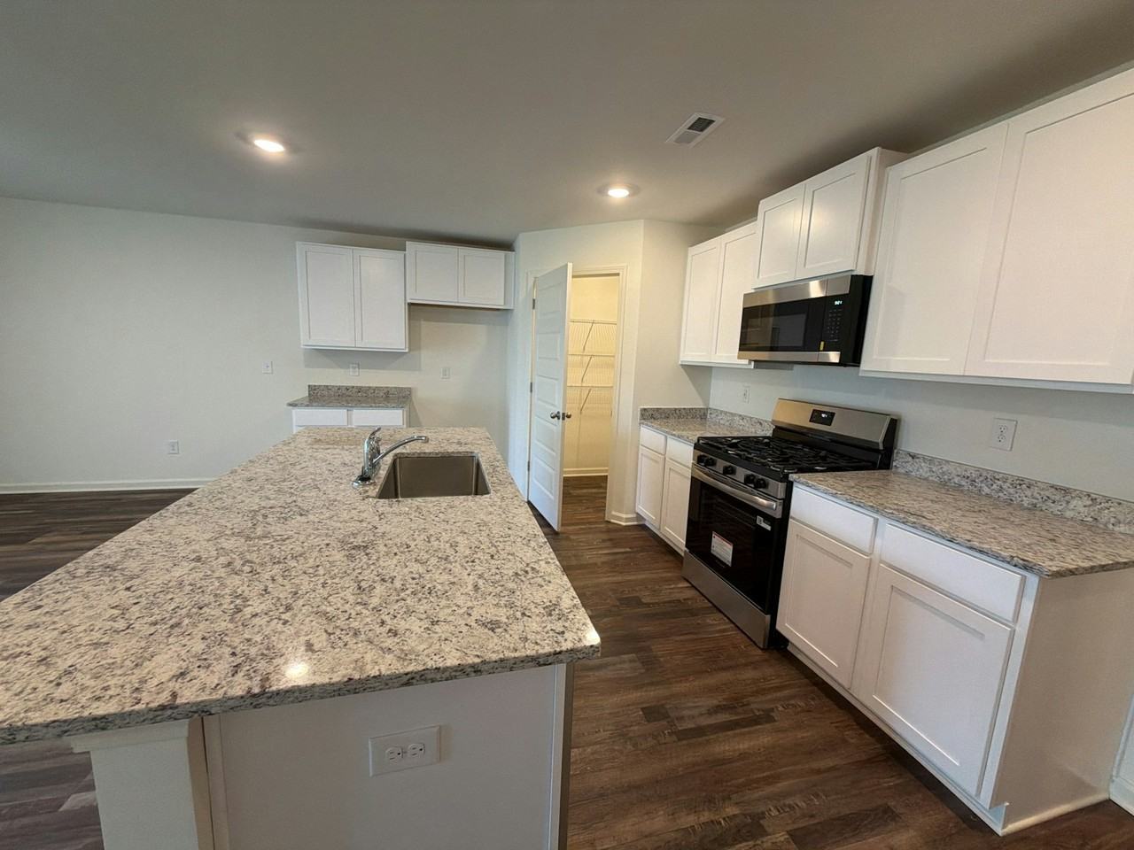 388 Archers Brook Way - Photo 3 of 5