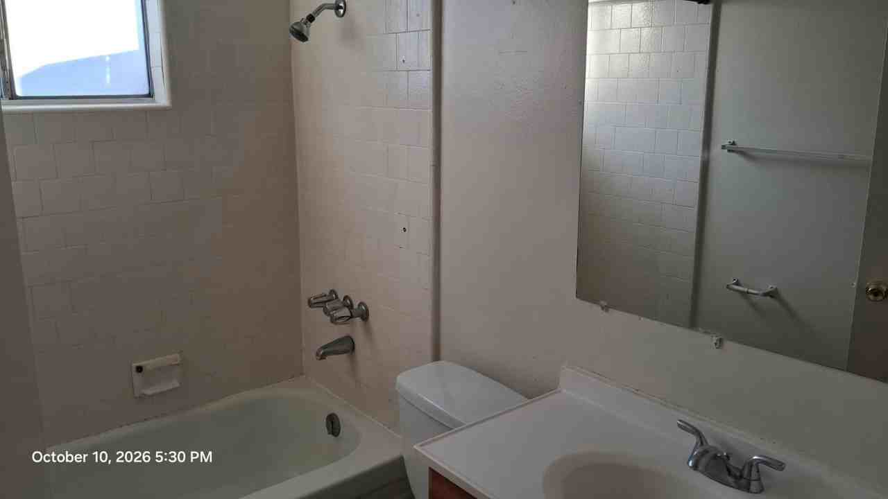 3307 East Fairmont Avenue, Unit B - Photo 6 of 12