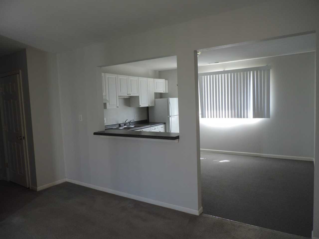 398 W Ash St #C - Photo 2 of 10