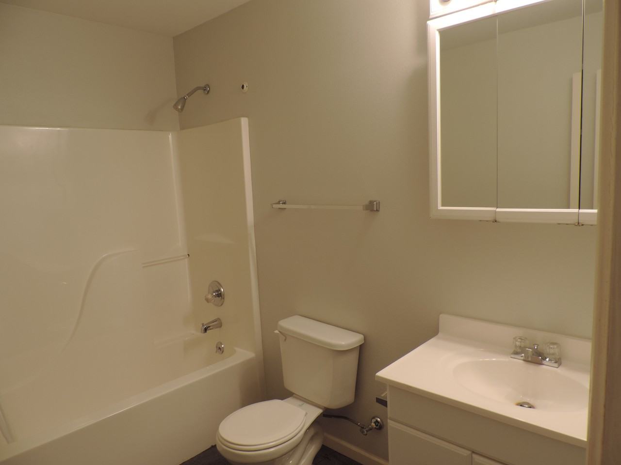 398 W Ash St #C - Photo 5 of 10