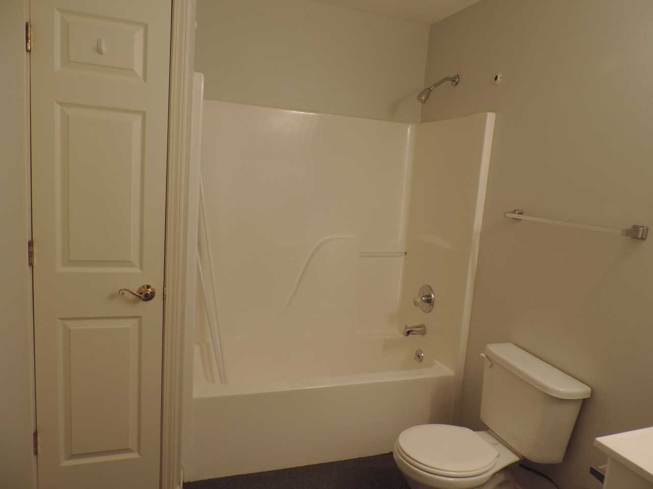 398 W Ash St #C - Photo 6 of 10