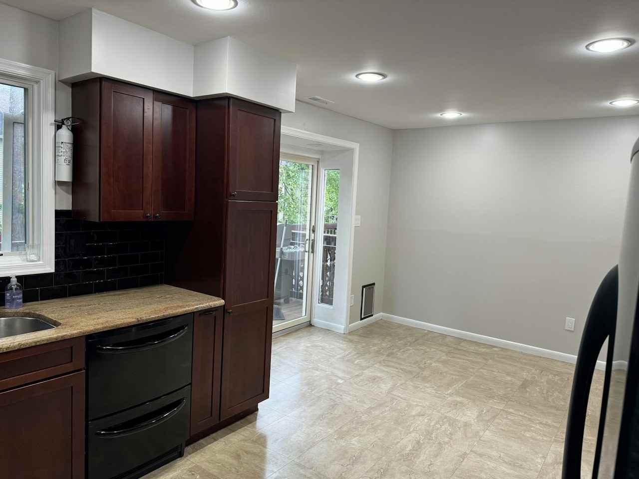 4110 Salford Court - Photo 7 of 24