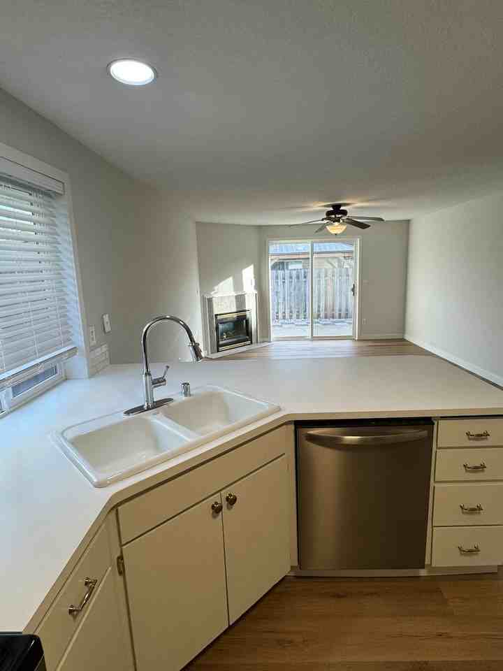 16401 NE 23rd St - Photo 5 of 29