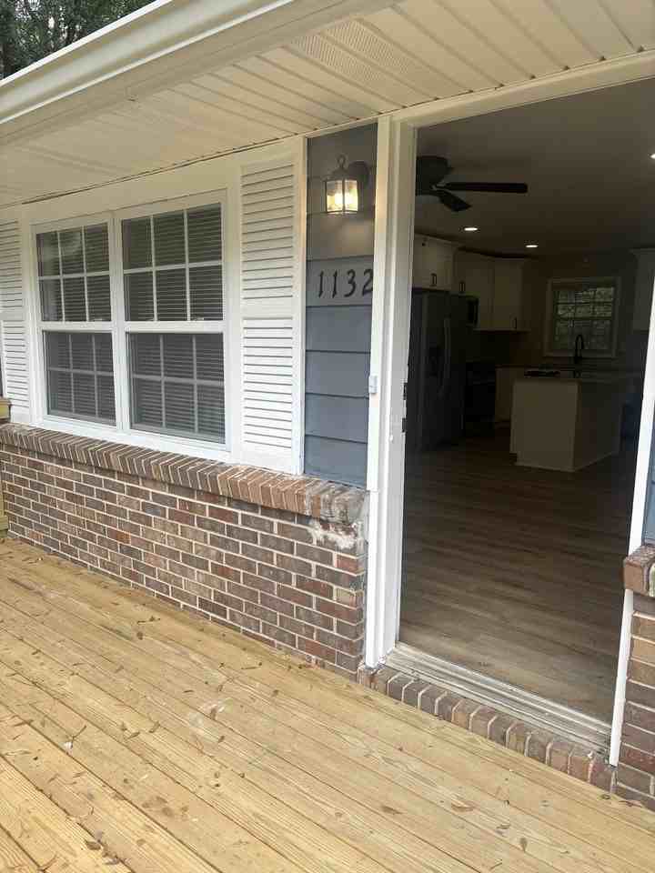 1132 Penn Court Southeast - Photo 2 of 28