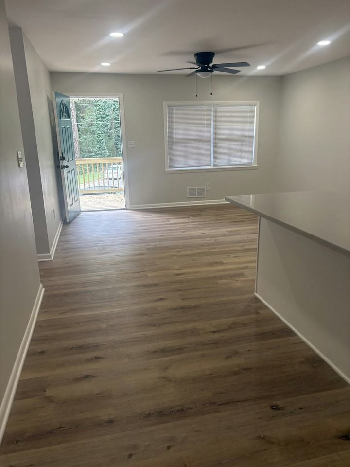 1132 Penn Court Southeast - Photo 4 of 28