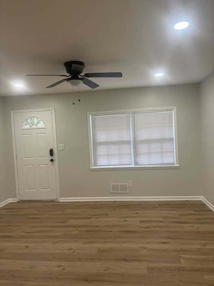 1132 Penn Court Southeast - Photo 6 of 28