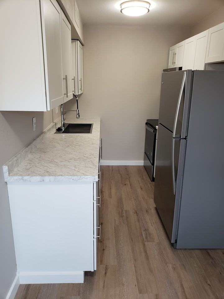 223 Se 121st Rd #4 - Photo 3 of 9