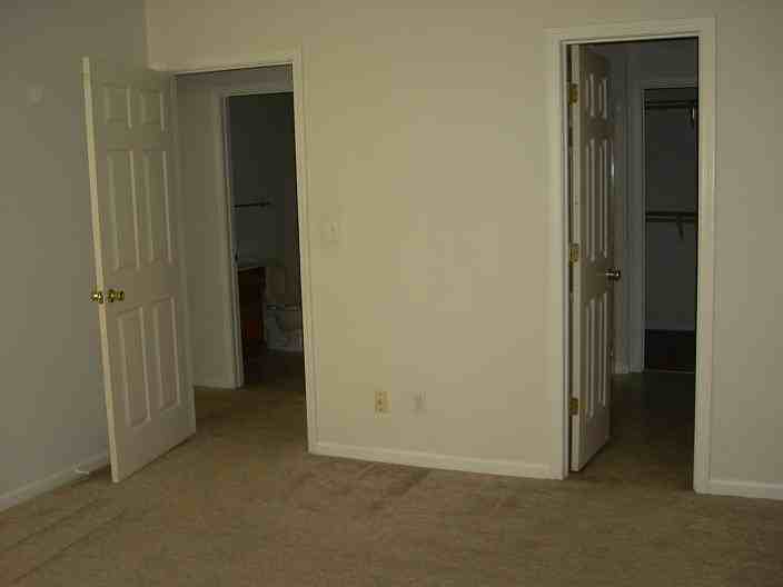 710 Wilkes Dr #D - Photo 2 of 7