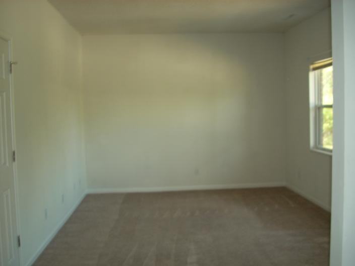 710 Wilkes Dr #D - Photo 5 of 7