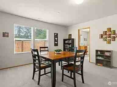 1303 Sinclair Drive - Photo 4 of 32