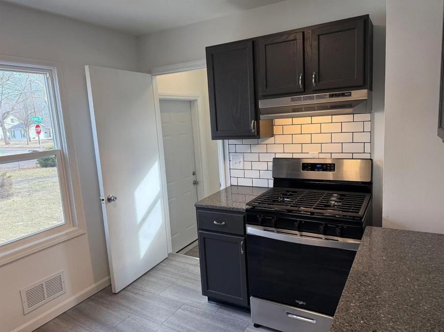 2122 N Church St - Photo 4 of 10