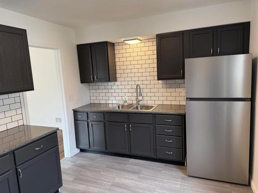 2122 N Church St - Photo 5 of 10