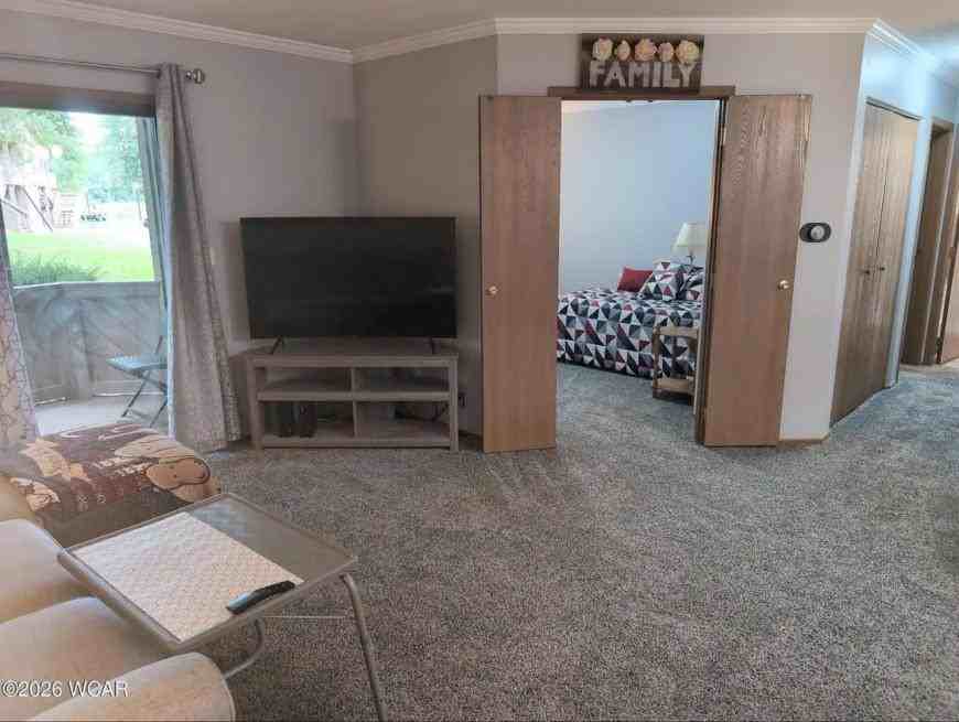 164 Hartford Ct - Photo 3 of 10