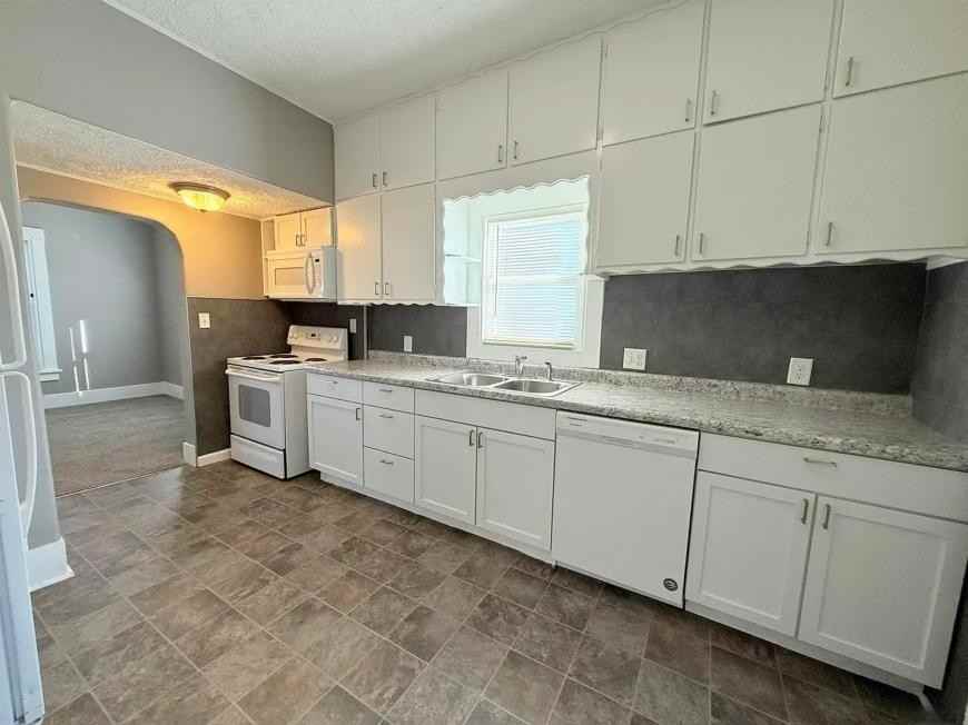 6521 Logan Ave - Photo 5 of 10