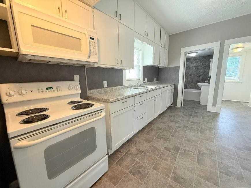 6521 Logan Ave - Photo 7 of 10