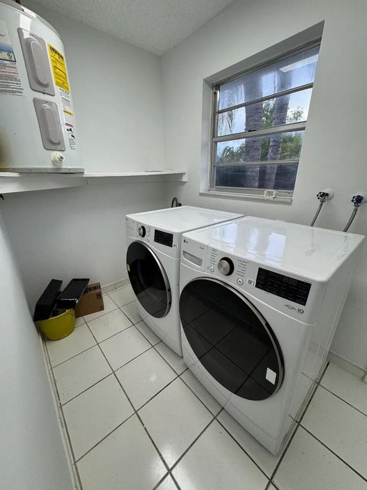 3211 Sw 26th St - Photo 6 of 10