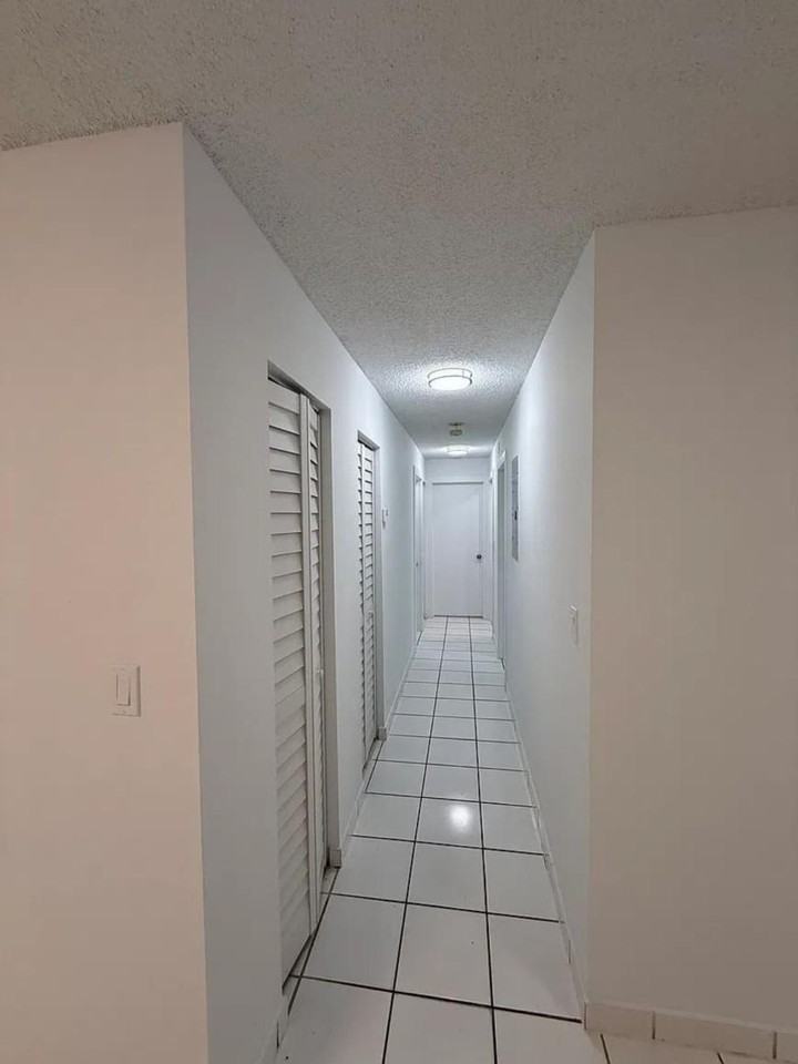 3211 Sw 26th St - Photo 7 of 10