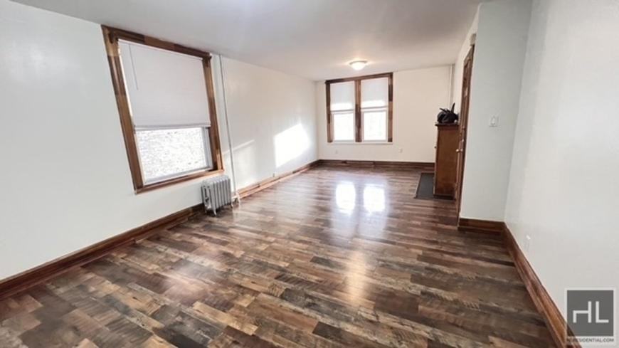 1269 Remsen Ave - Photo 6 of 10