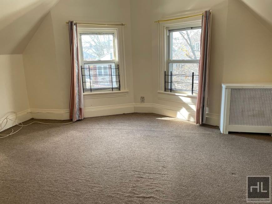 739 E 5th St - Photo 6 of 10