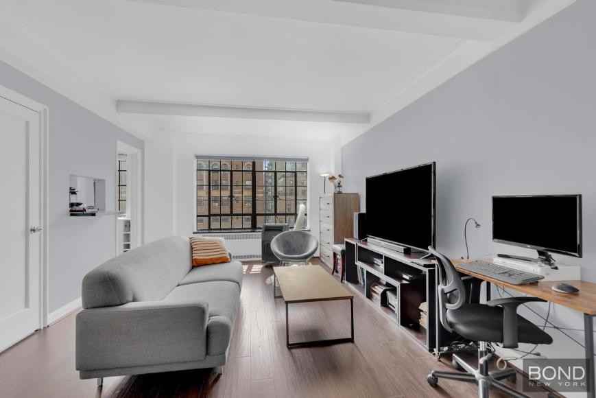 10 Park Ave - Photo 2 of 10