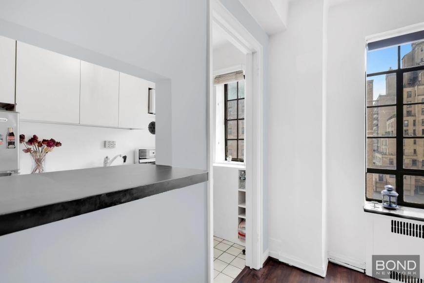 10 Park Ave - Photo 4 of 10