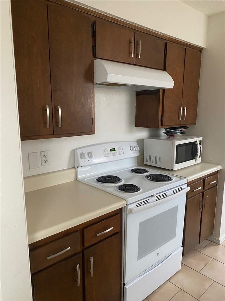 800 N 17th Pl #48 - Photo 4 of 10