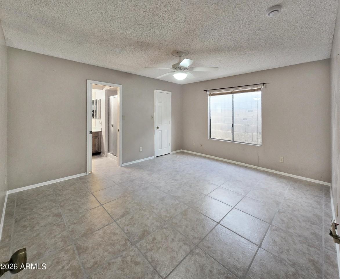 14607 N 40th Pl - Photo 7 of 17