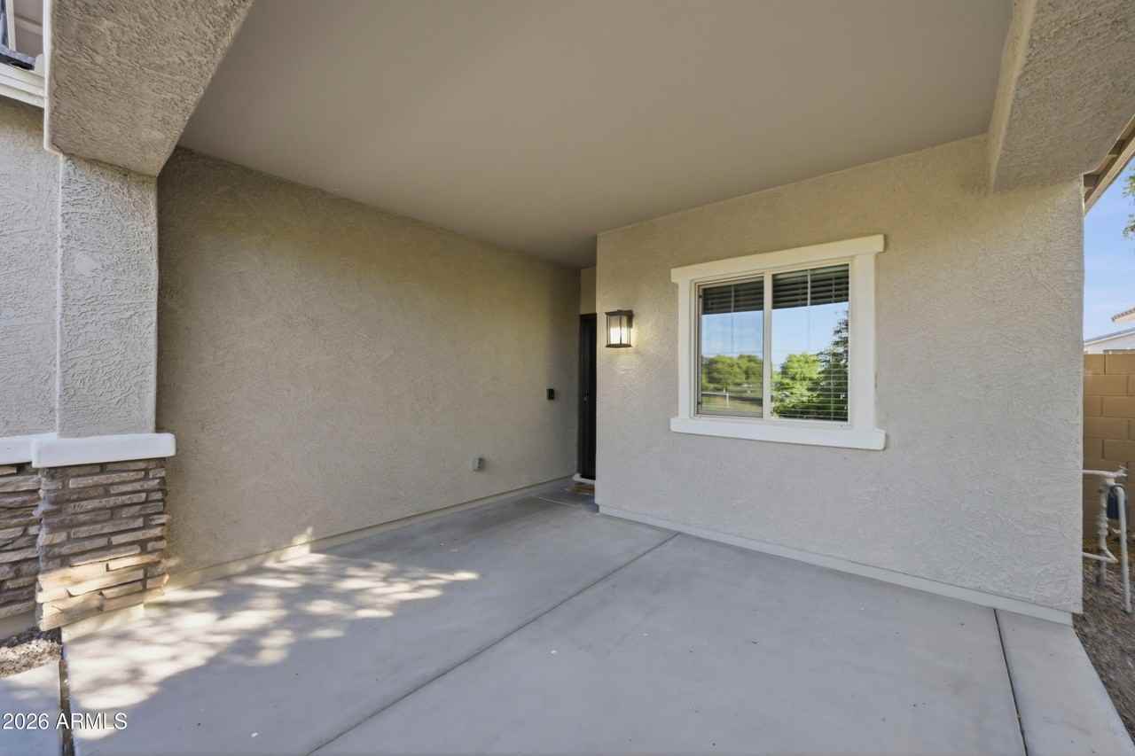 21359 W Alvarado Rd - Photo 4 of 40