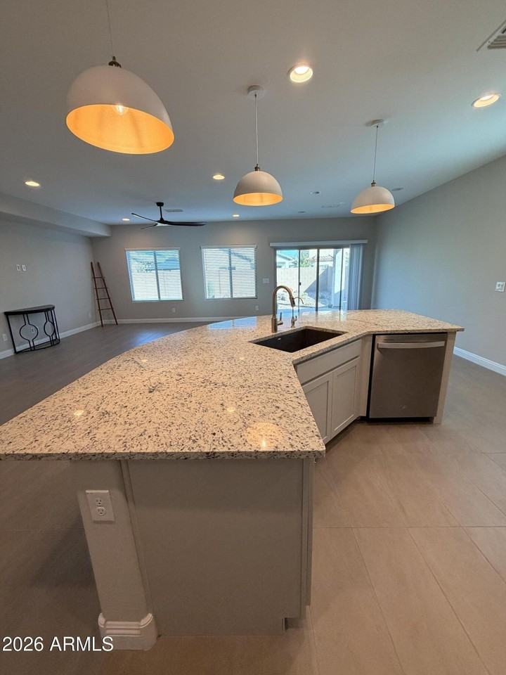 2869 N Coronado Dr - Photo 6 of 46