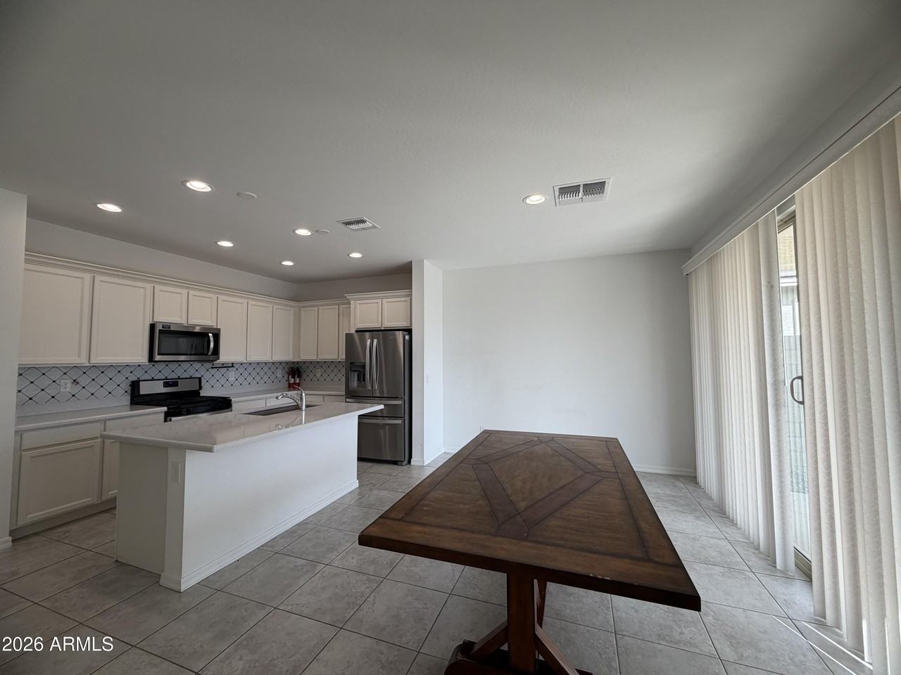 11623 W Parkway Ln - Photo 5 of 24