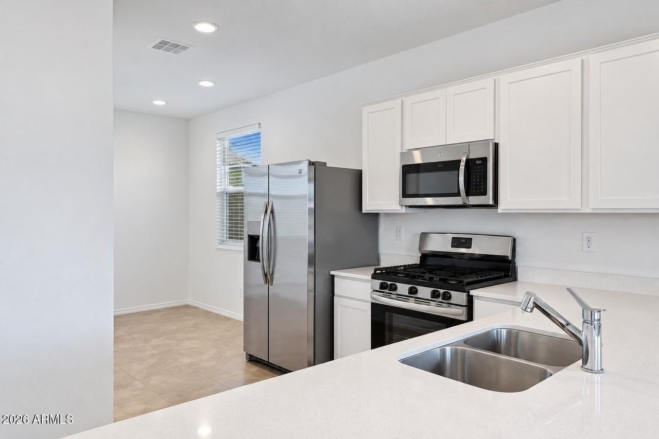 12565 W Levi Dr - Photo 3 of 15
