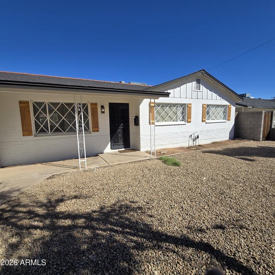 7226 E Portland St - Photo 2 of 16