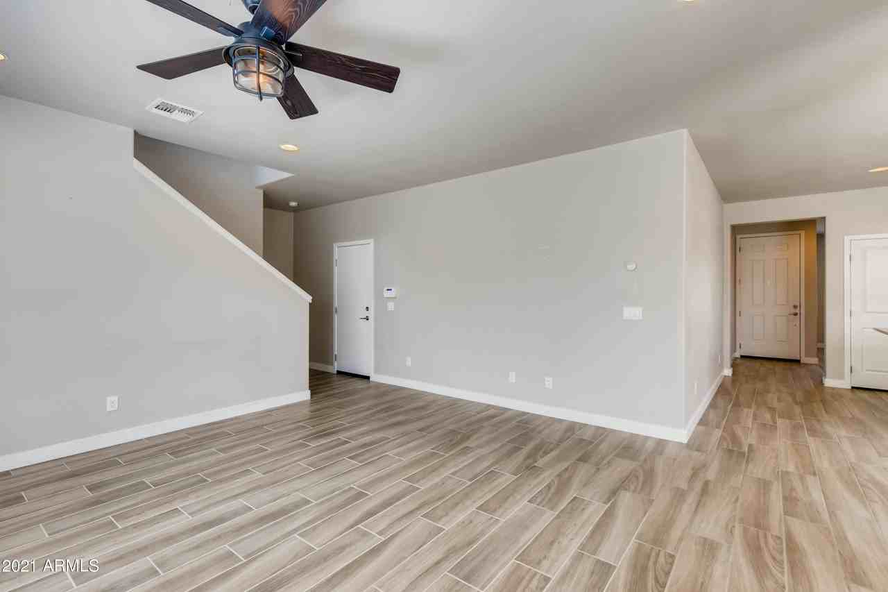 3721 E Cheery Lynn Rd - Photo 5 of 28