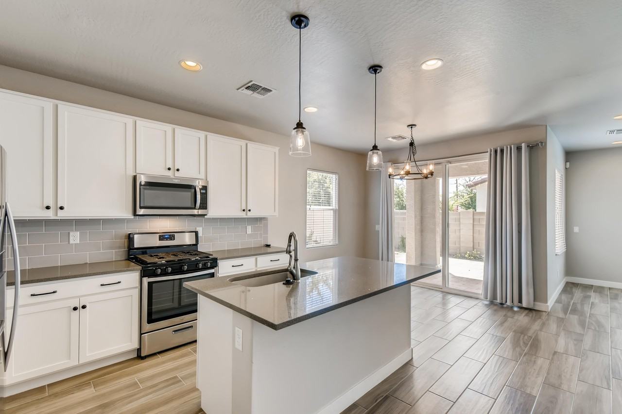 3721 E Cheery Lynn Rd - Photo 6 of 28