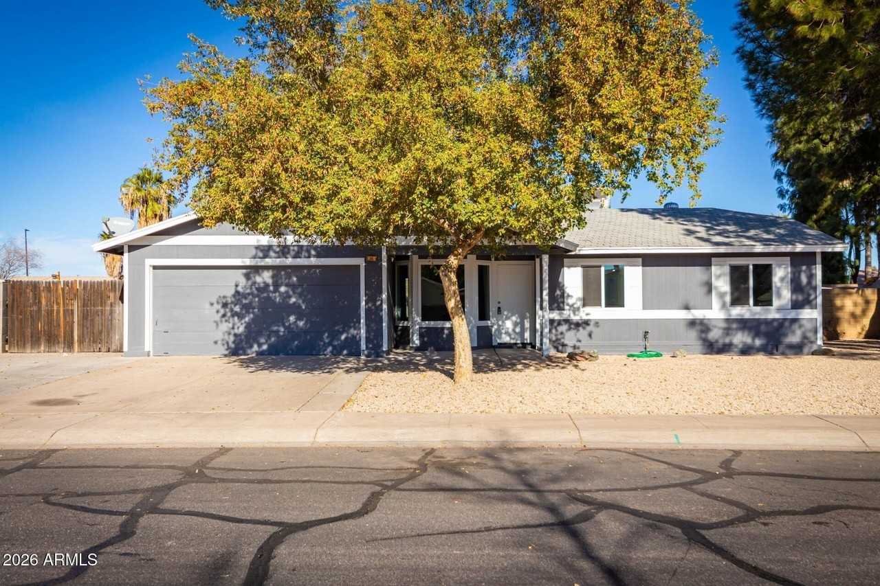 232 E Leah Ln - Photo 2 of 13