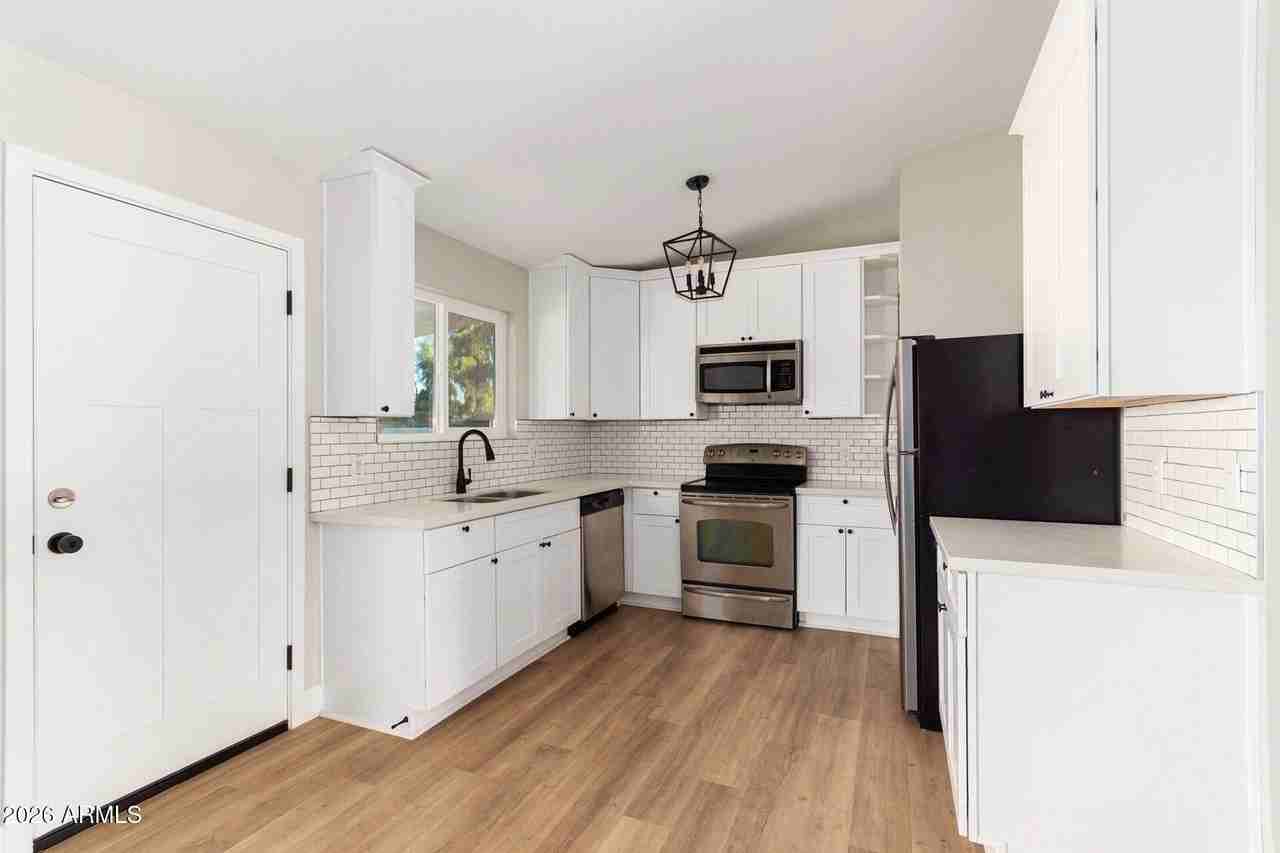 232 E Leah Ln - Photo 7 of 13