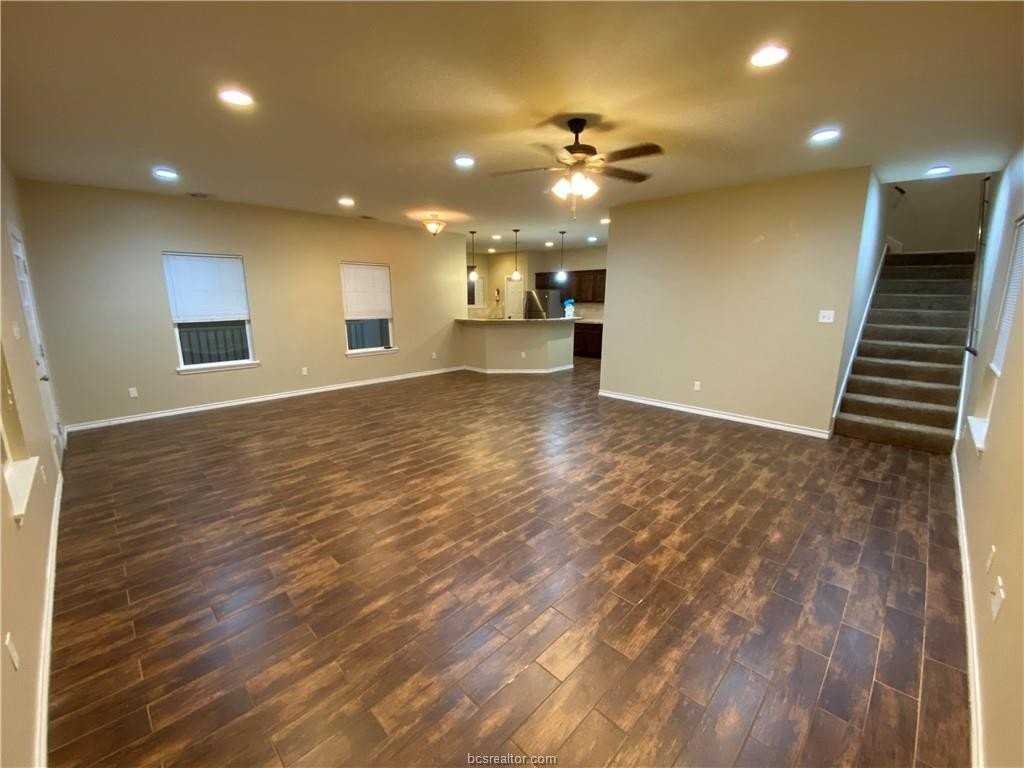 4008 Oaklawn St - Photo 2 of 10