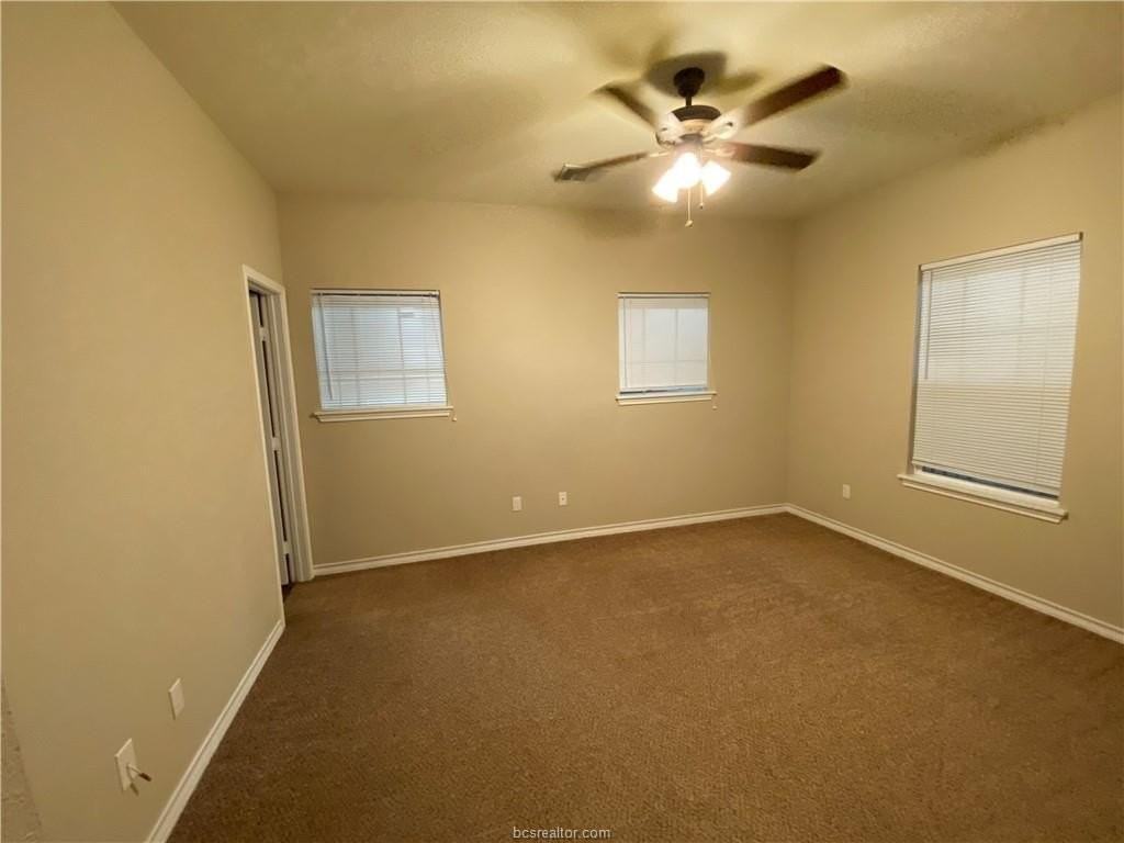 4008 Oaklawn St - Photo 6 of 10