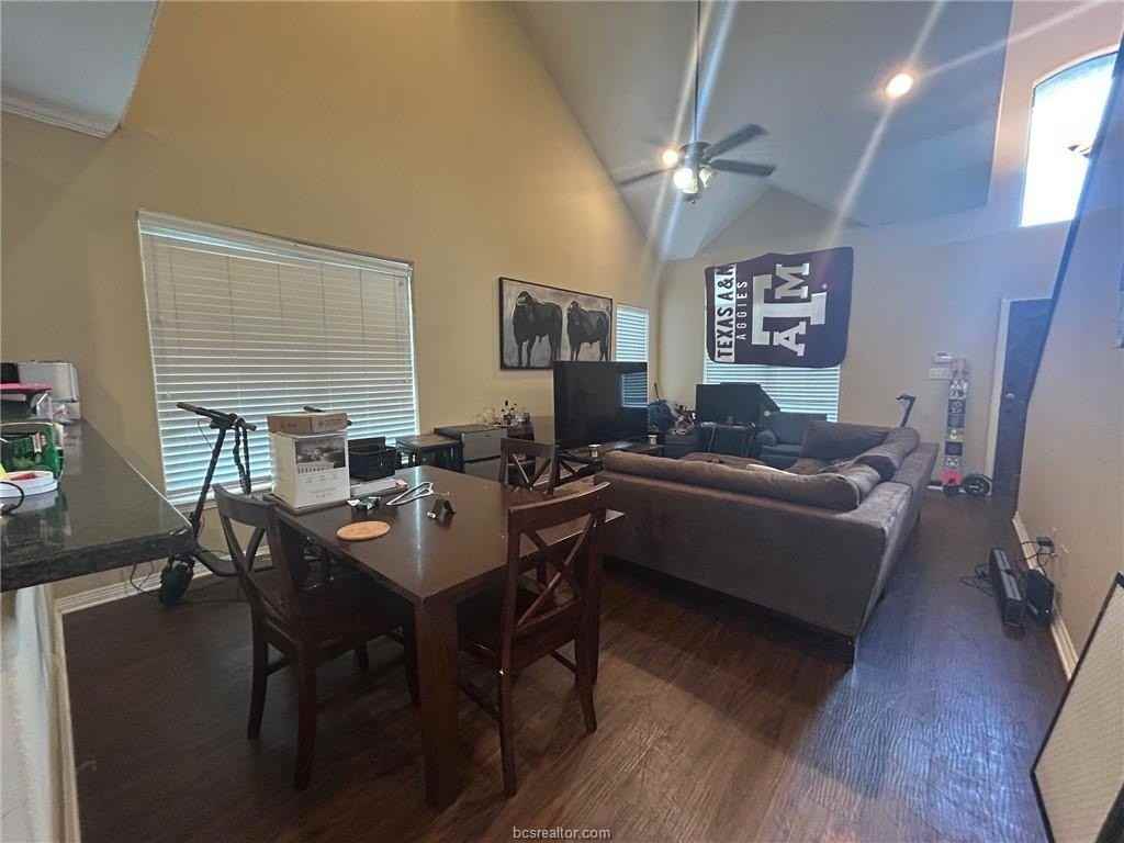 1602 Park Pl - Photo 3 of 19