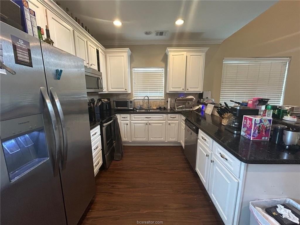 1602 Park Pl - Photo 4 of 19