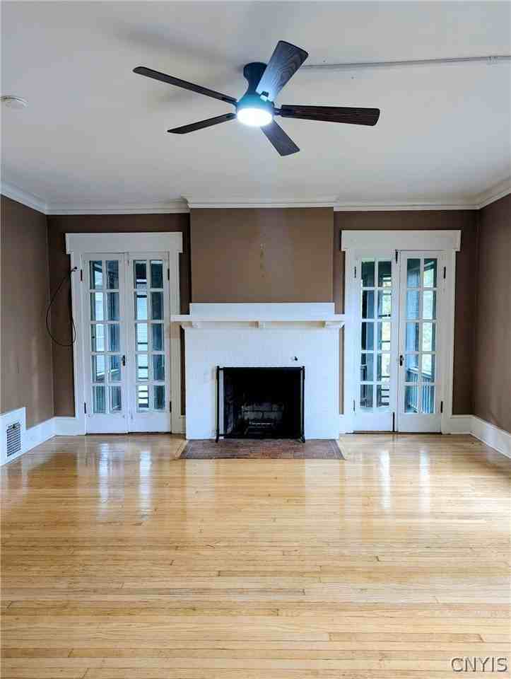141 Beverly Rd #2 - Photo 4 of 17