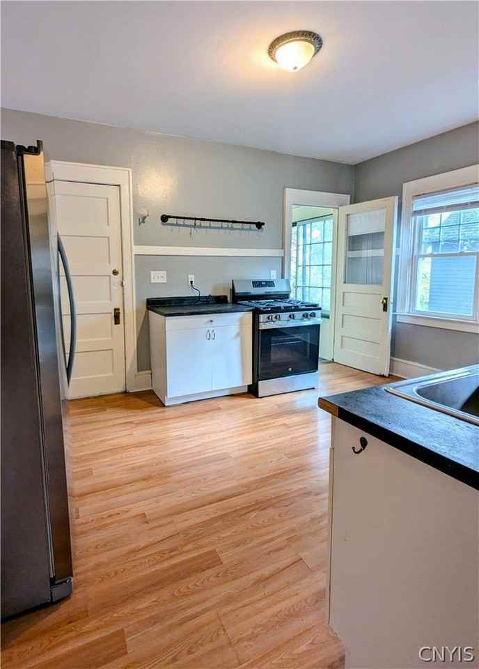 141 Beverly Rd #2 - Photo 7 of 17