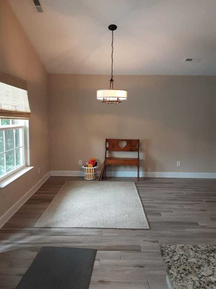 870 Brenda Pl - Photo 4 of 15