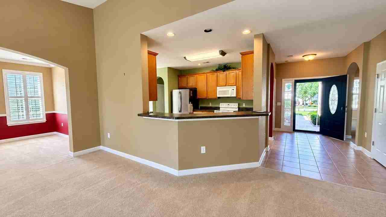 557 Vermillion Dr - Photo 4 of 50