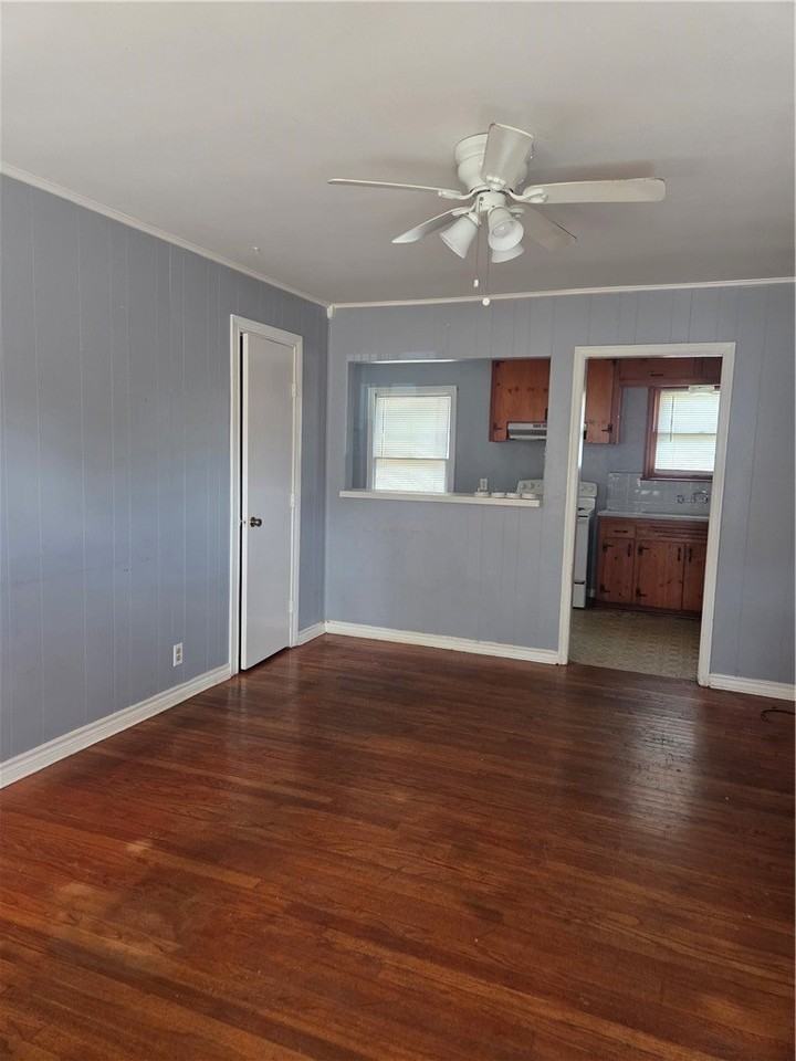 4906 Andover Dr - Photo 3 of 12