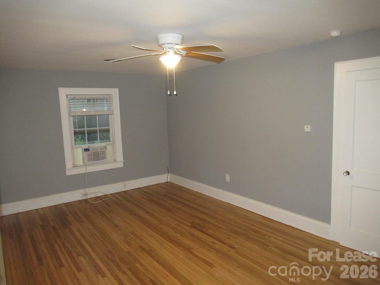 520 E Pine St - Photo 3 of 10